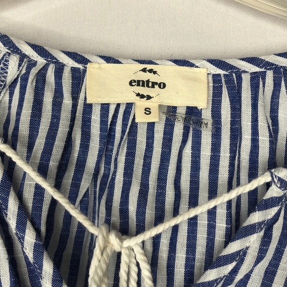 2/$15, Entro Embroidered Peasant Blouse. Size Sma… - Picture 4 of 8